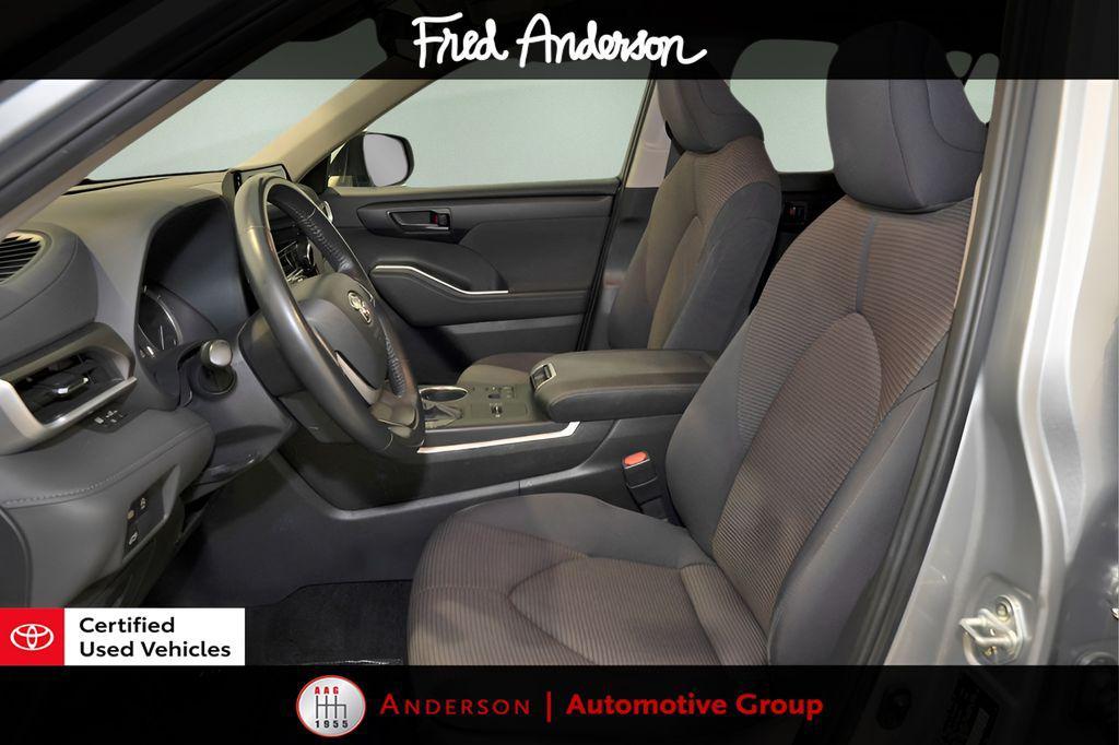 used 2024 Toyota Highlander car, priced at $36,088