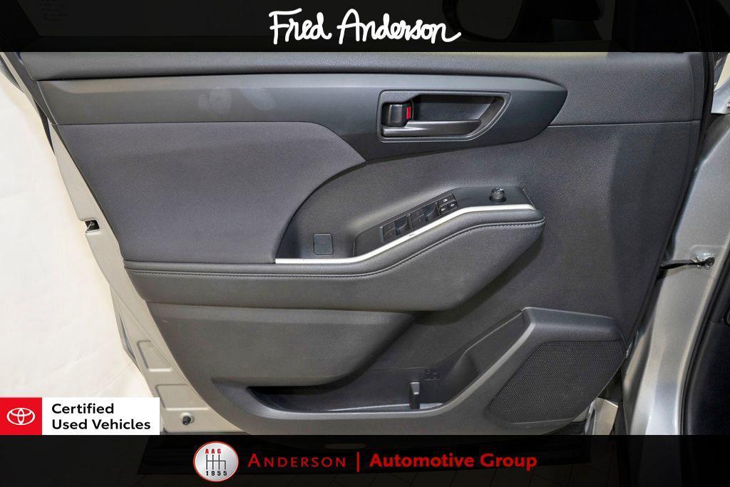 used 2024 Toyota Highlander car, priced at $36,088