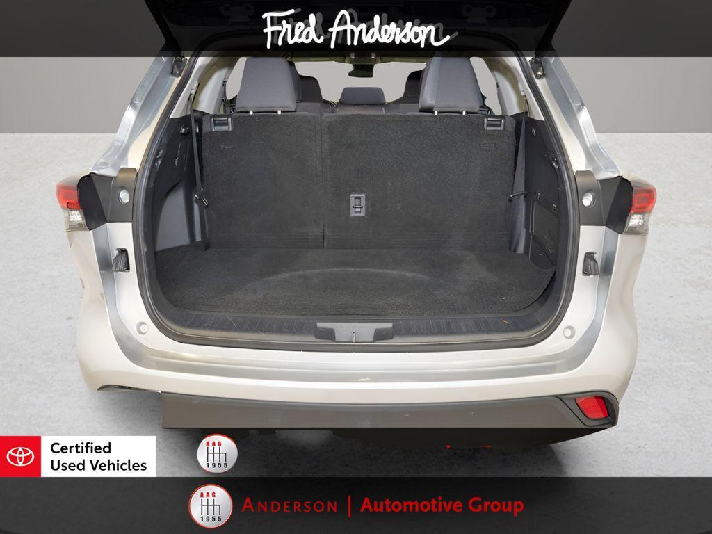 used 2024 Toyota Highlander car, priced at $36,088