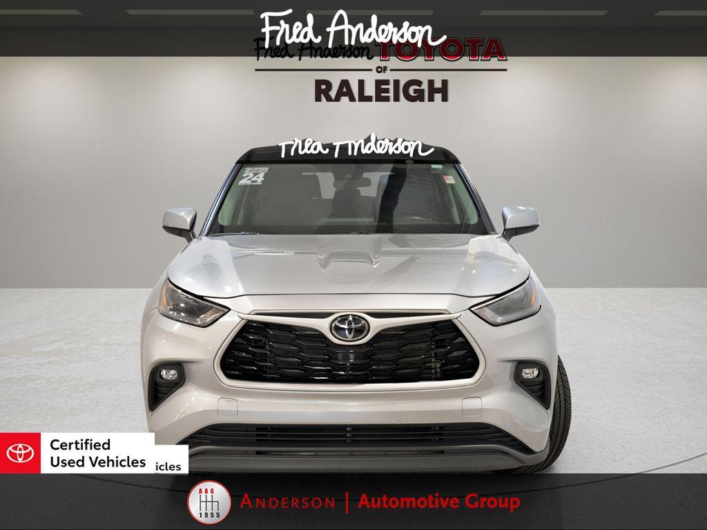 used 2024 Toyota Highlander car, priced at $36,088