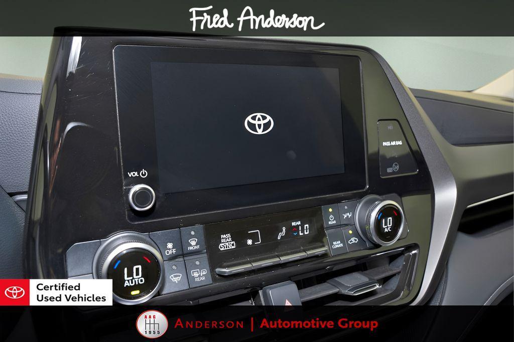 used 2024 Toyota Highlander car, priced at $36,088