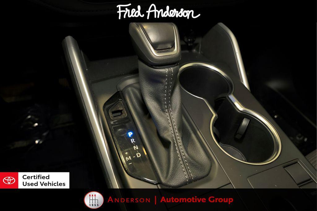 used 2024 Toyota Highlander car, priced at $36,088