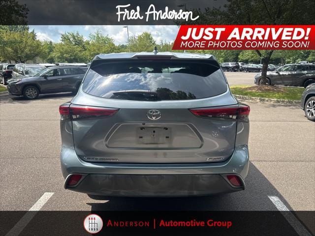used 2021 Toyota Highlander car, priced at $28,500
