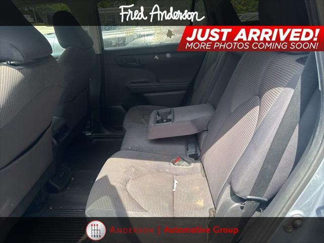 used 2021 Toyota Highlander car, priced at $28,500