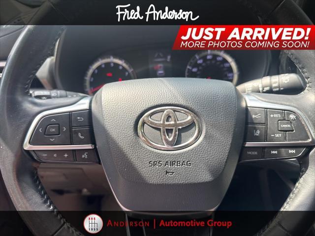 used 2021 Toyota Highlander car, priced at $28,500
