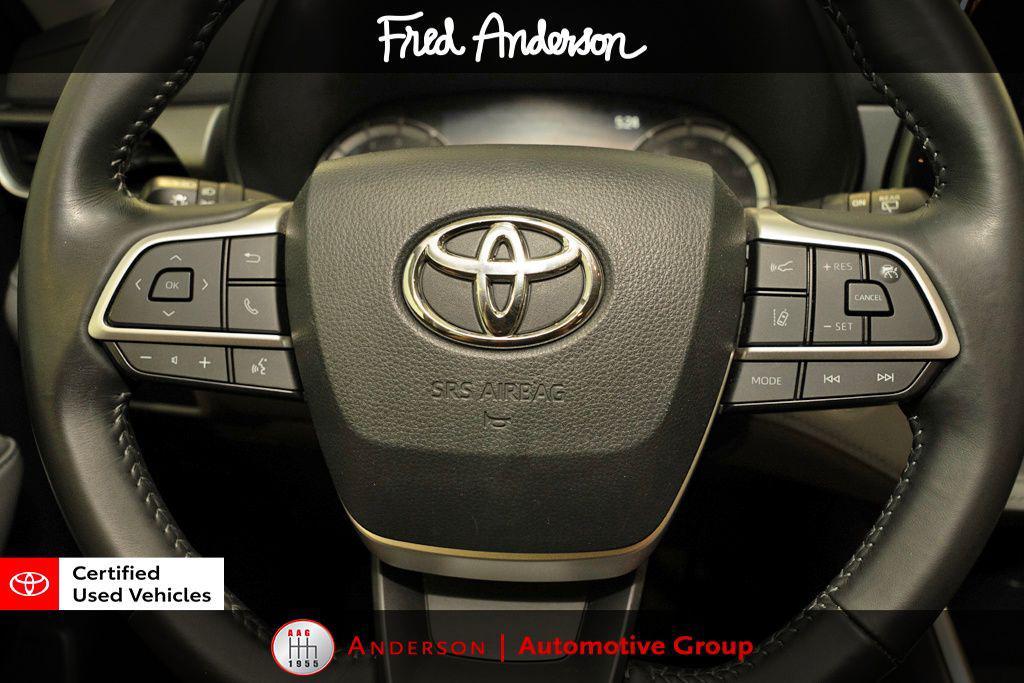 used 2023 Toyota Highlander car, priced at $31,868