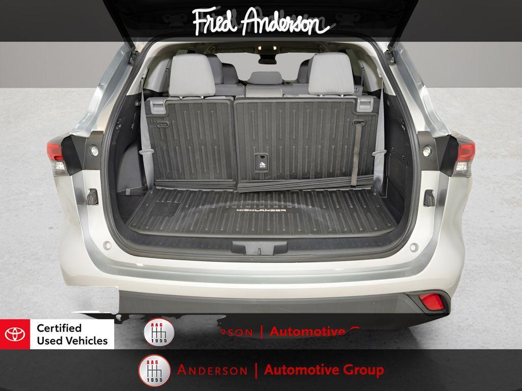 used 2023 Toyota Highlander car, priced at $30,256