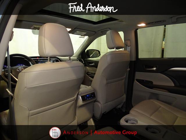 used 2017 Toyota Highlander car, priced at $21,788