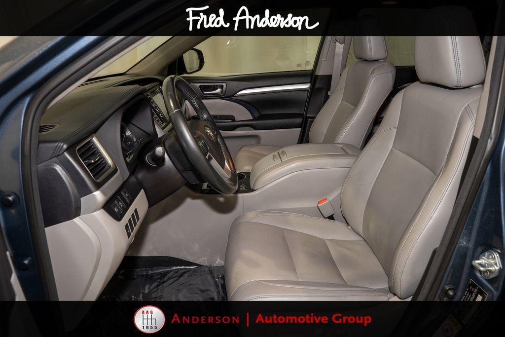 used 2017 Toyota Highlander car, priced at $21,068