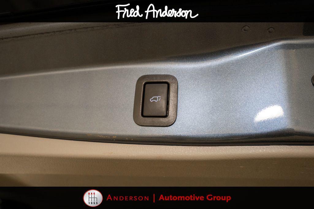 used 2017 Toyota Highlander car, priced at $21,068