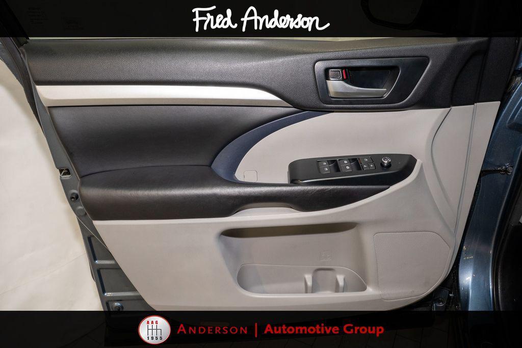 used 2017 Toyota Highlander car, priced at $21,068