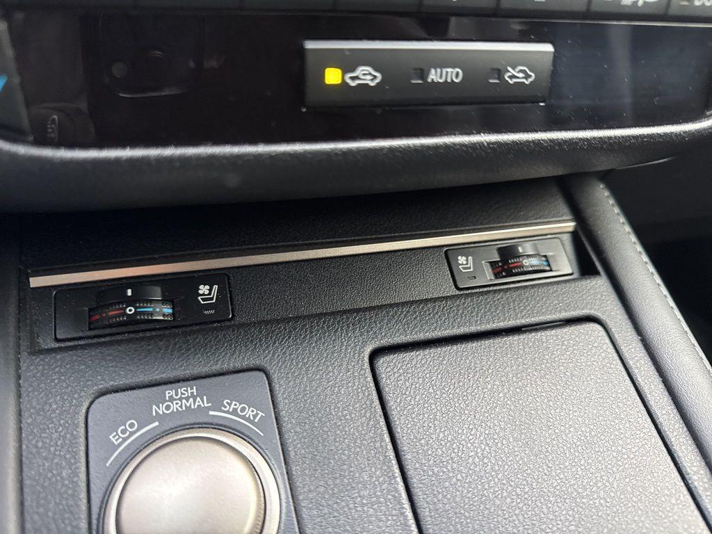 used 2017 Lexus ES 350 car, priced at $26,046