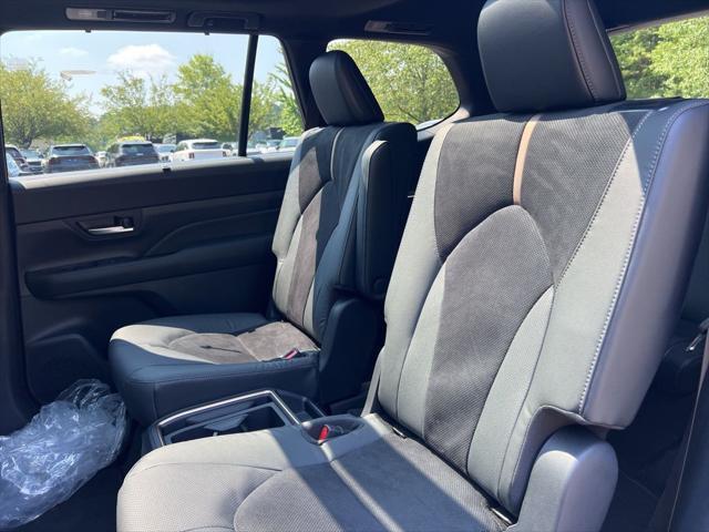 new 2025 Toyota Grand Highlander Hybrid car, priced at $63,400