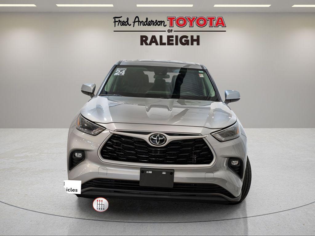 used 2024 Toyota Highlander car, priced at $32,402