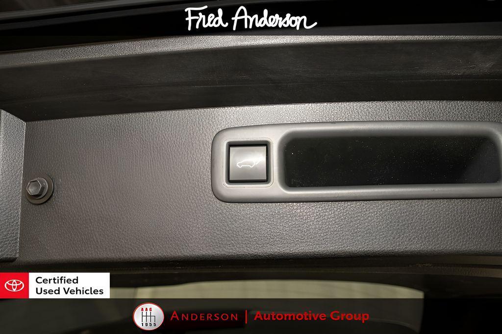 used 2024 Toyota Highlander car, priced at $32,402