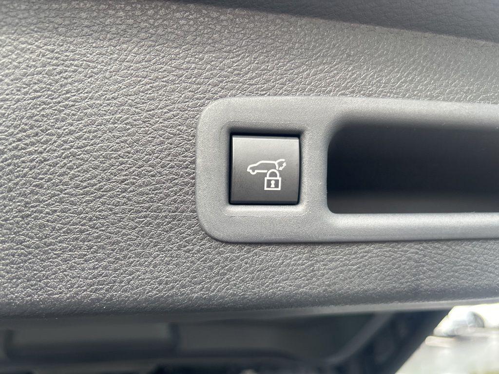 new 2025 Toyota Sienna car, priced at $47,931