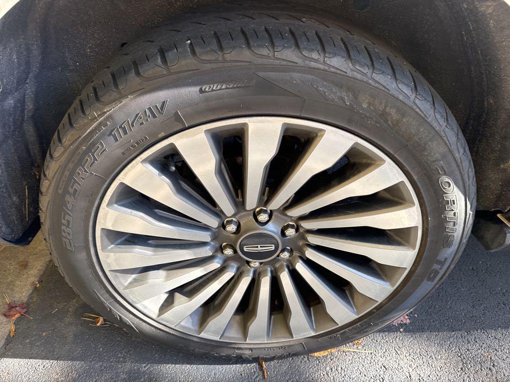 used 2020 Lincoln Navigator car, priced at $38,807