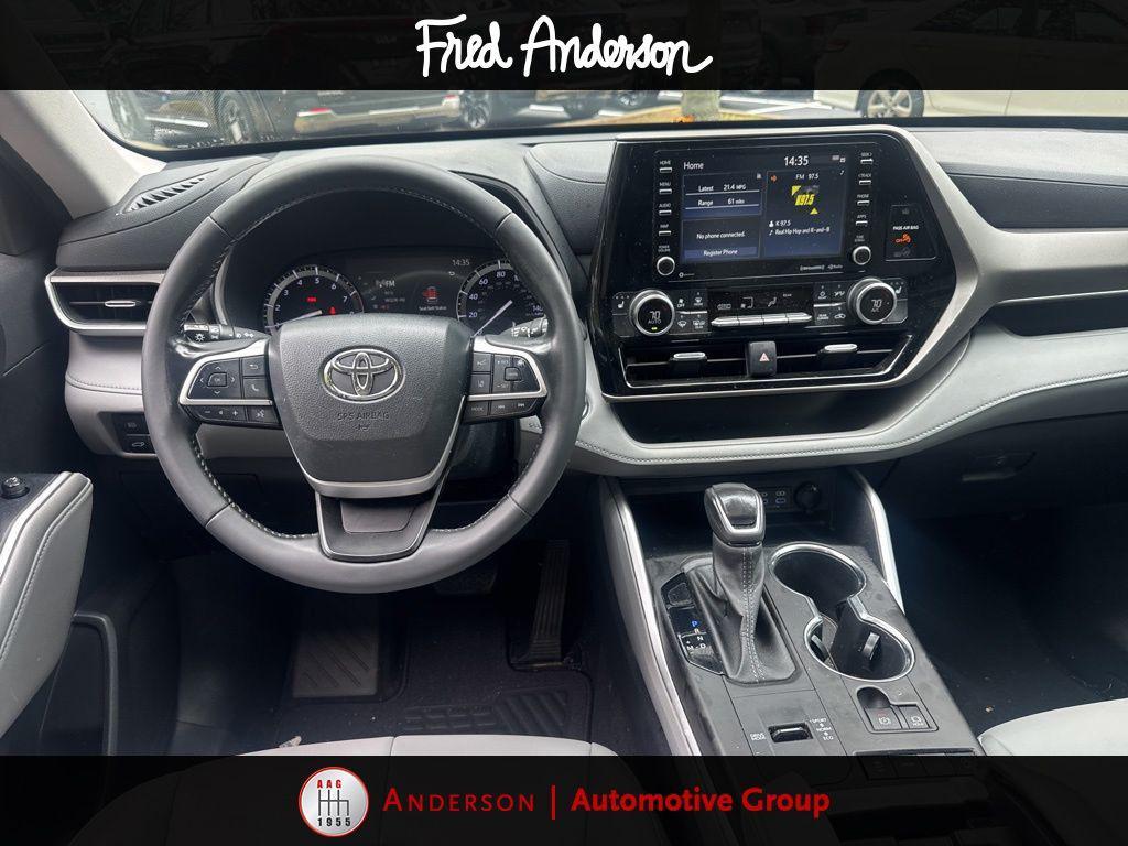 used 2022 Toyota Highlander car, priced at $34,488