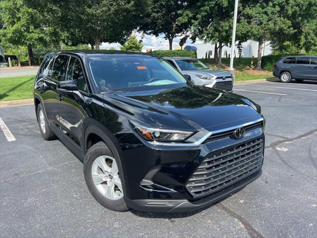 new 2025 Toyota Highlander Hybrid car, priced at $48,494