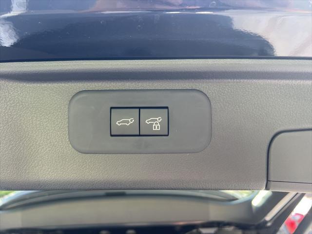 new 2025 Toyota Highlander Hybrid car, priced at $48,494