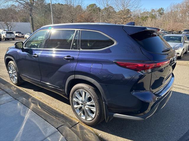 used 2021 Toyota Highlander car, priced at $37,000