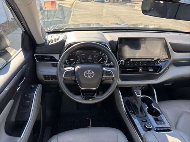 used 2021 Toyota Highlander car, priced at $37,000