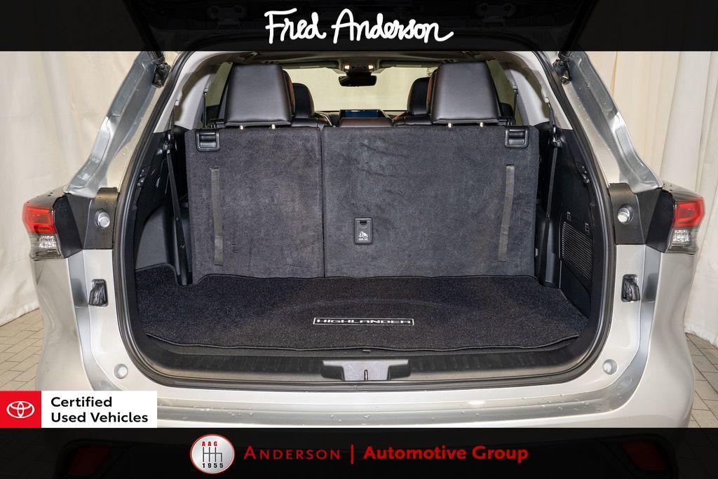 used 2023 Toyota Highlander car, priced at $36,294