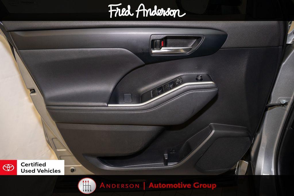 used 2023 Toyota Highlander car, priced at $36,294