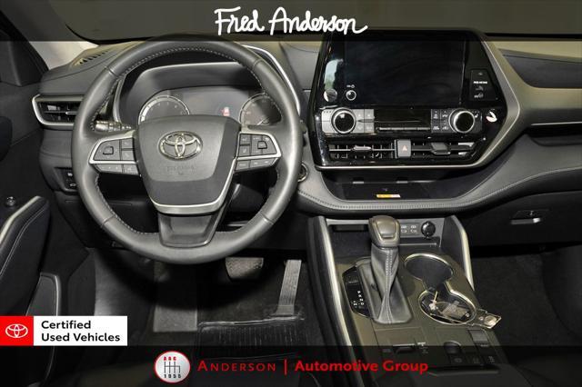 used 2023 Toyota Highlander car, priced at $39,137