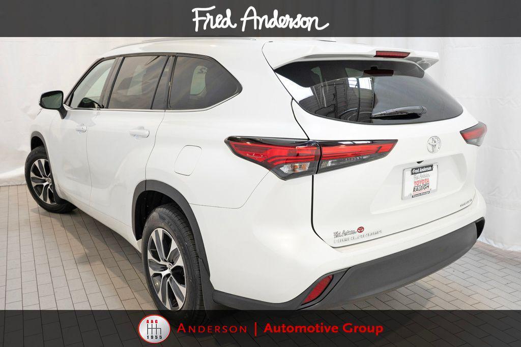 used 2022 Toyota Highlander car, priced at $31,744