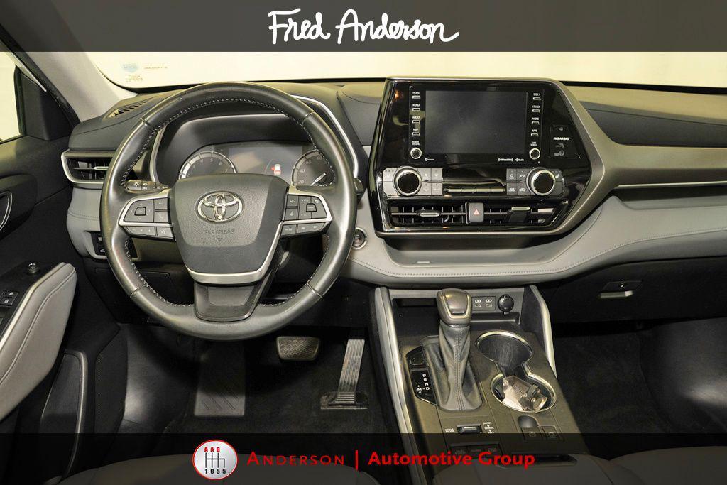 used 2022 Toyota Highlander car, priced at $31,744