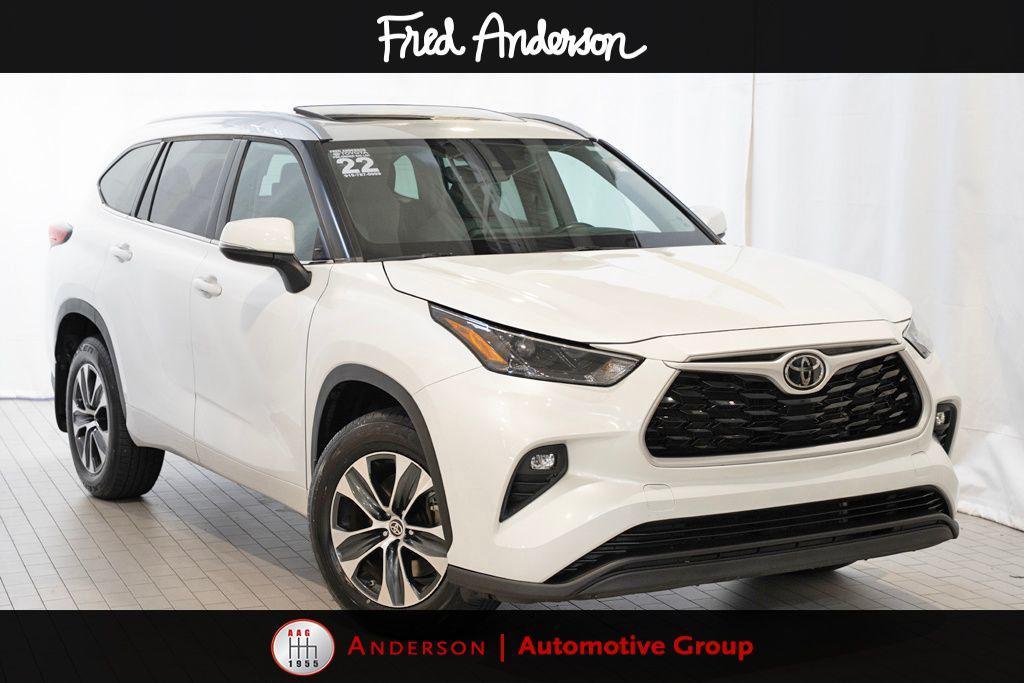 used 2022 Toyota Highlander car, priced at $31,237