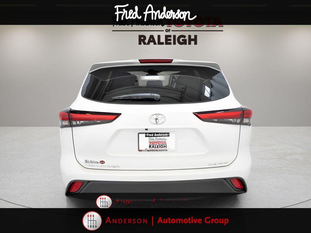 used 2022 Toyota Highlander car, priced at $31,237
