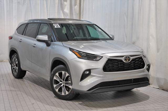 used 2023 Toyota Highlander car, priced at $38,500