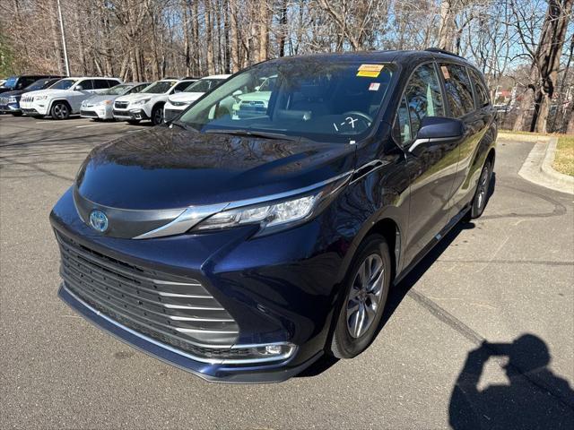 used 2023 Toyota Sienna car, priced at $45,015