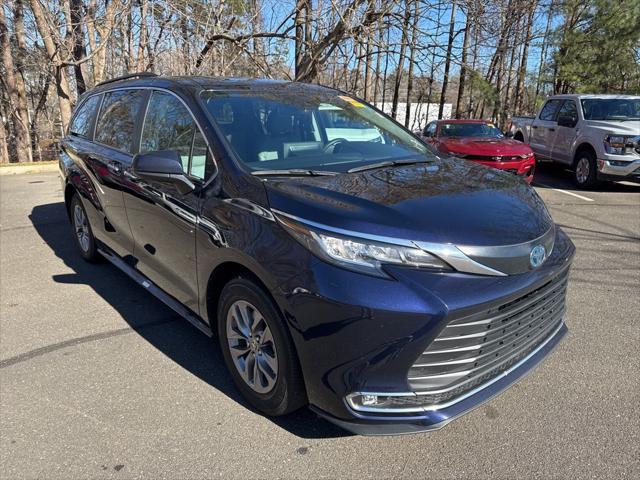 used 2023 Toyota Sienna car, priced at $45,015