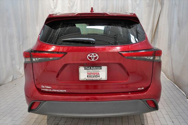 used 2022 Toyota Highlander car, priced at $30,900