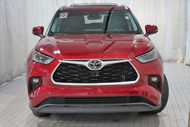 used 2022 Toyota Highlander car, priced at $30,900