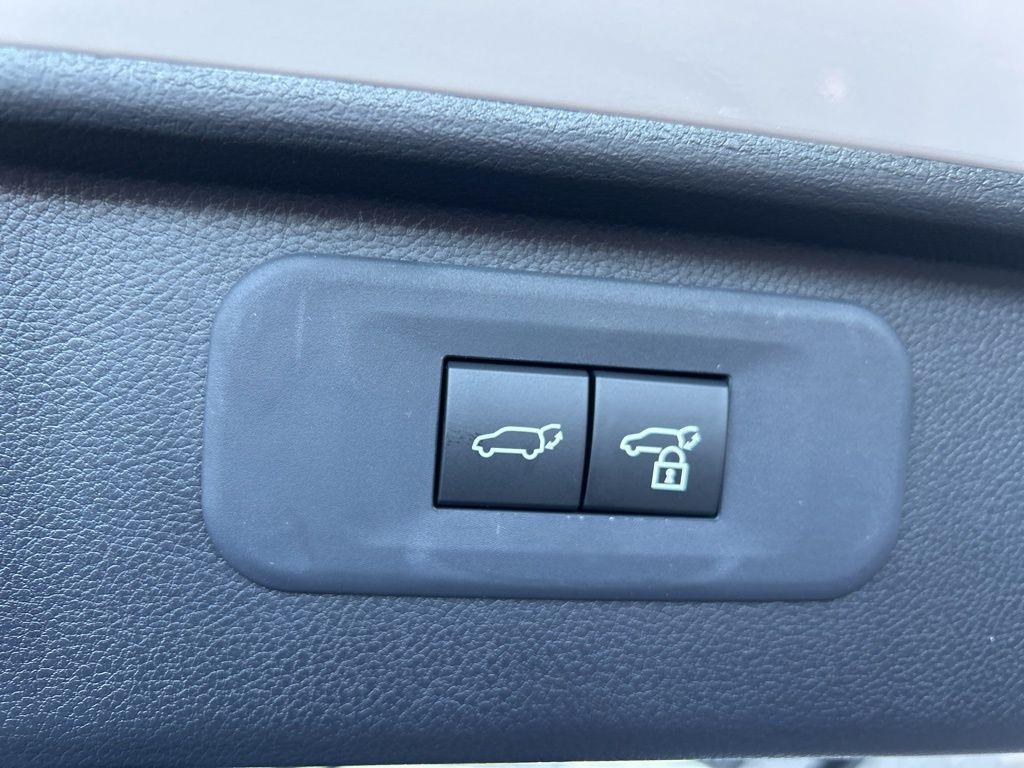 new 2026 Toyota Highlander car, priced at $45,182