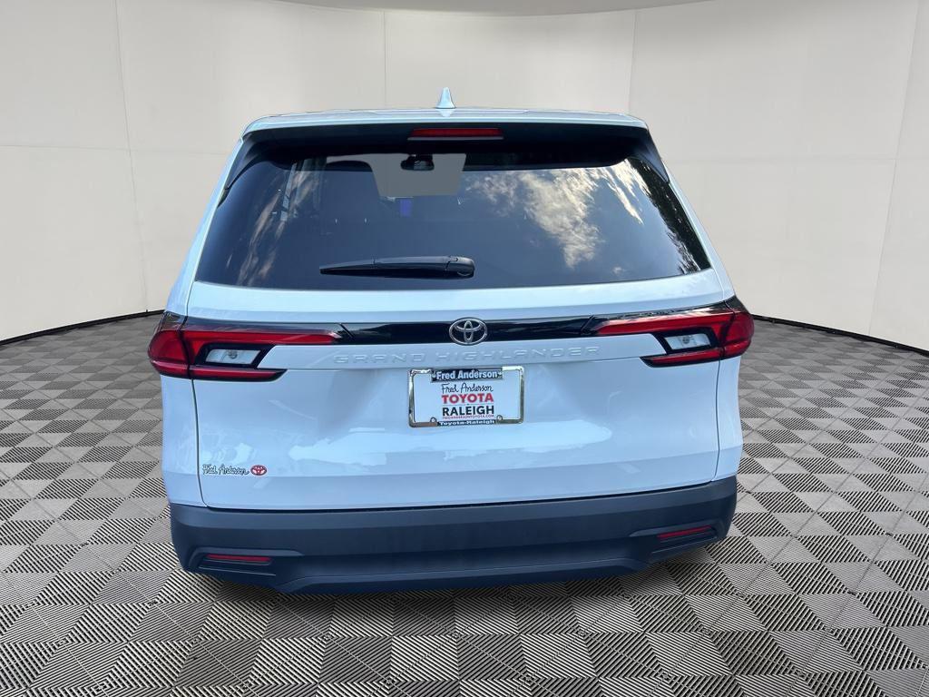 new 2026 Toyota Highlander car, priced at $45,182