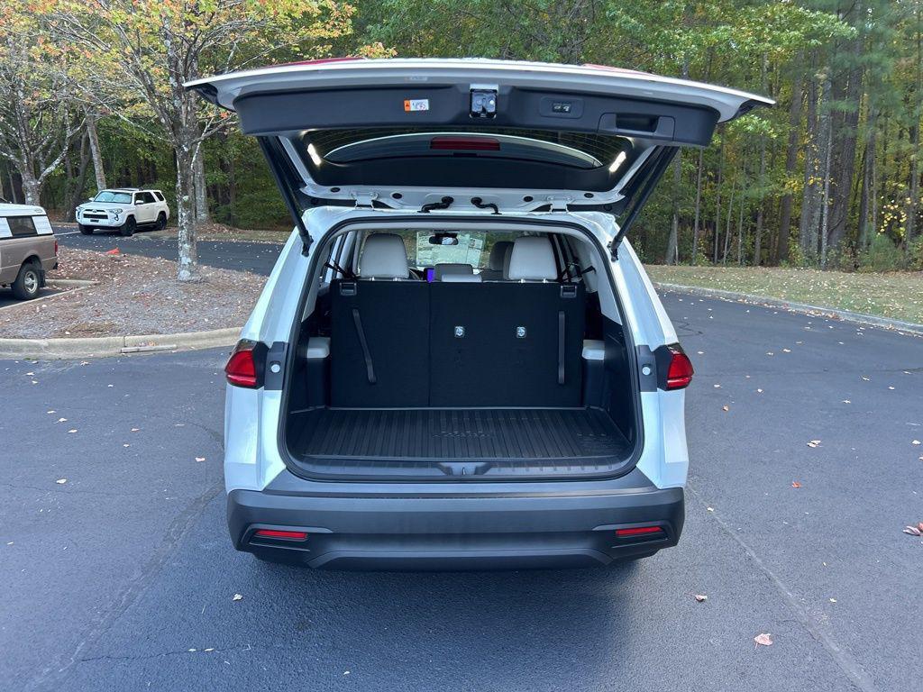 new 2026 Toyota Highlander car, priced at $45,182