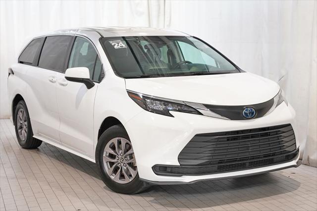 used 2024 Toyota Sienna car, priced at $39,999