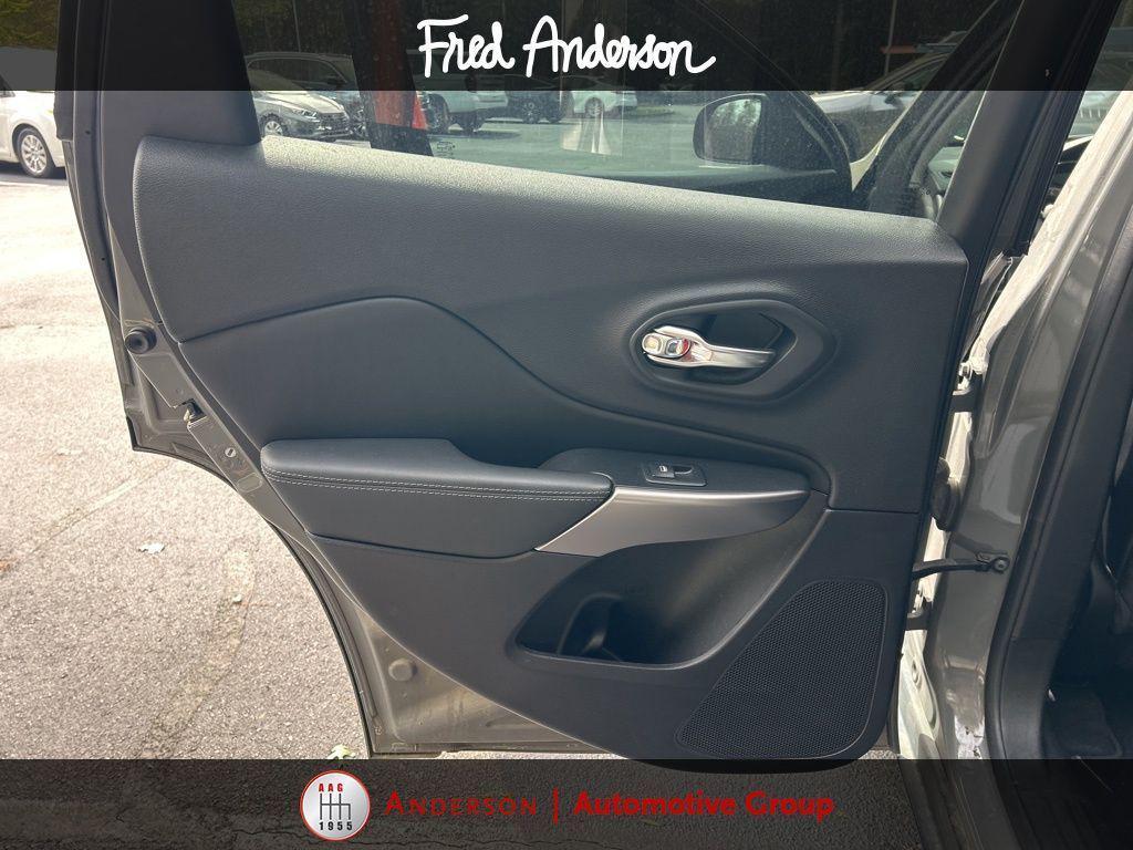 used 2022 Jeep Cherokee car, priced at $19,128