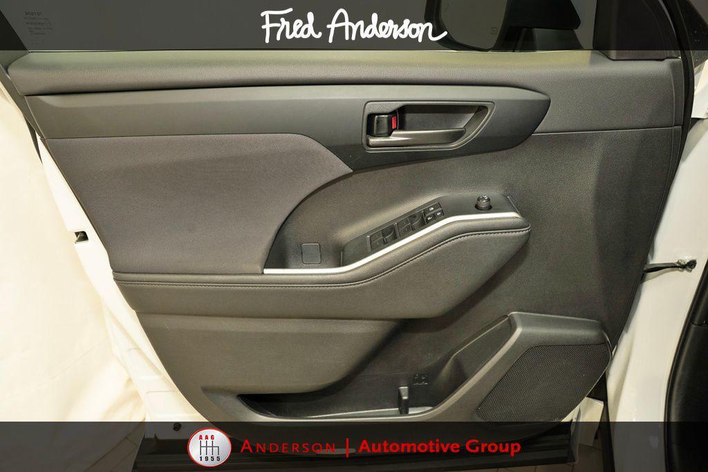 used 2024 Toyota Highlander car, priced at $33,071