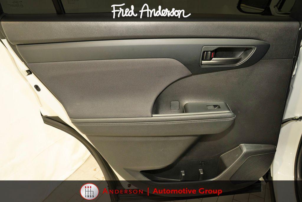 used 2024 Toyota Highlander car, priced at $35,498