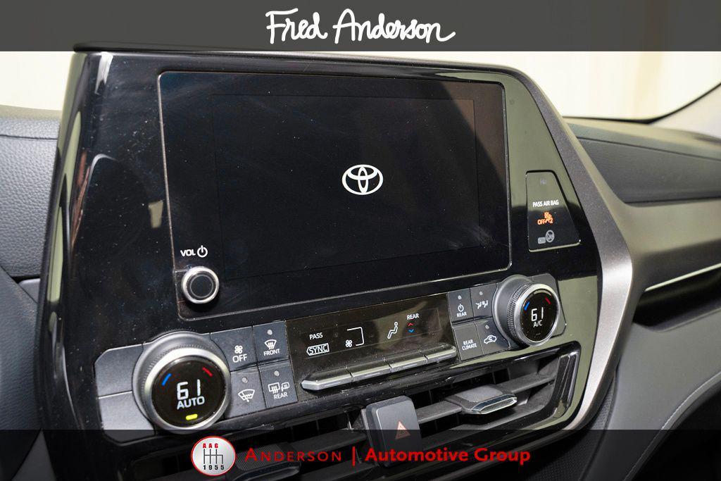 used 2024 Toyota Highlander car, priced at $35,498