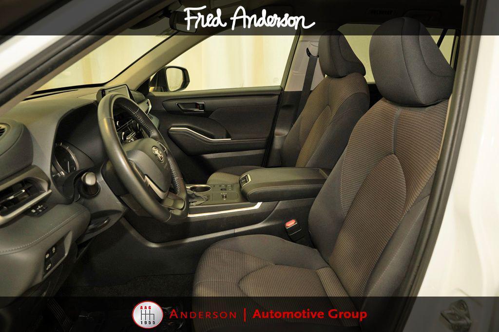used 2024 Toyota Highlander car, priced at $35,498