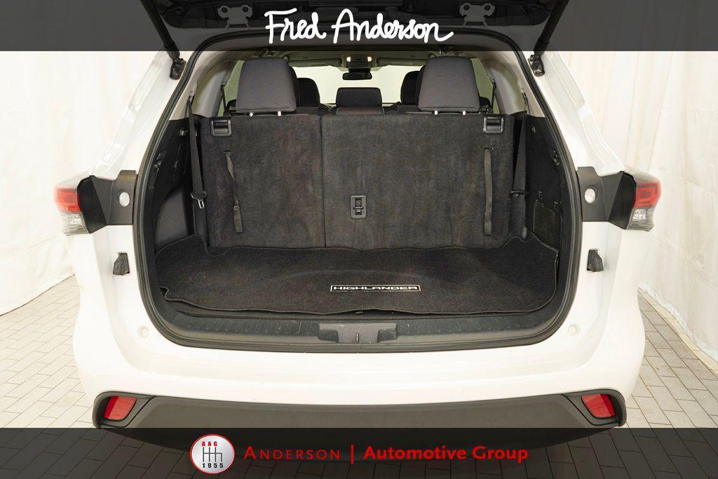 used 2024 Toyota Highlander car, priced at $33,071