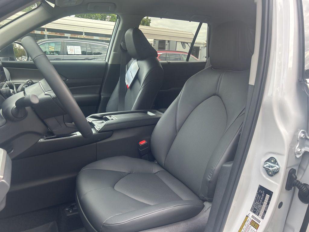 new 2026 Toyota Grand Highlander car, priced at $48,201