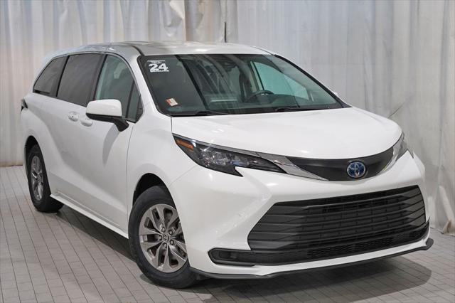 used 2024 Toyota Sienna car, priced at $40,295